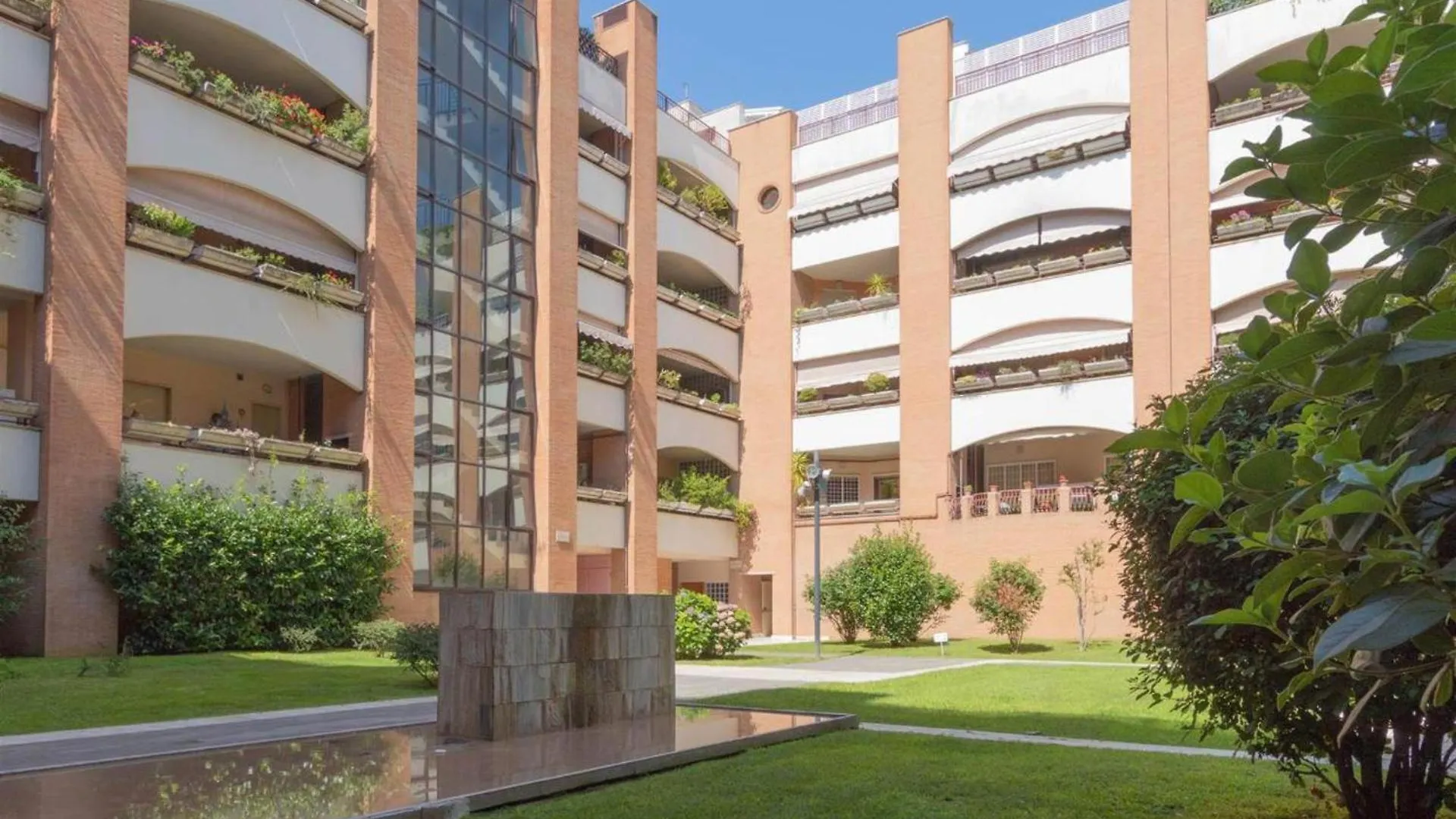 Beautiful 1-Bed Apartment In Roma Italy