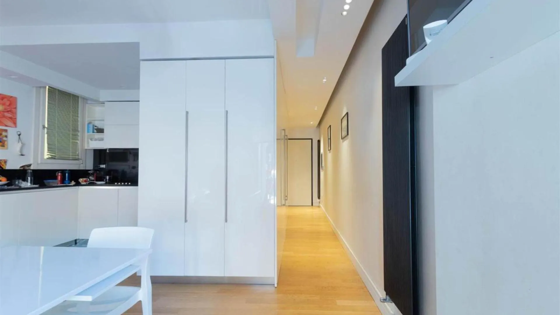 Beautiful 1-Bed Apartment In Roma