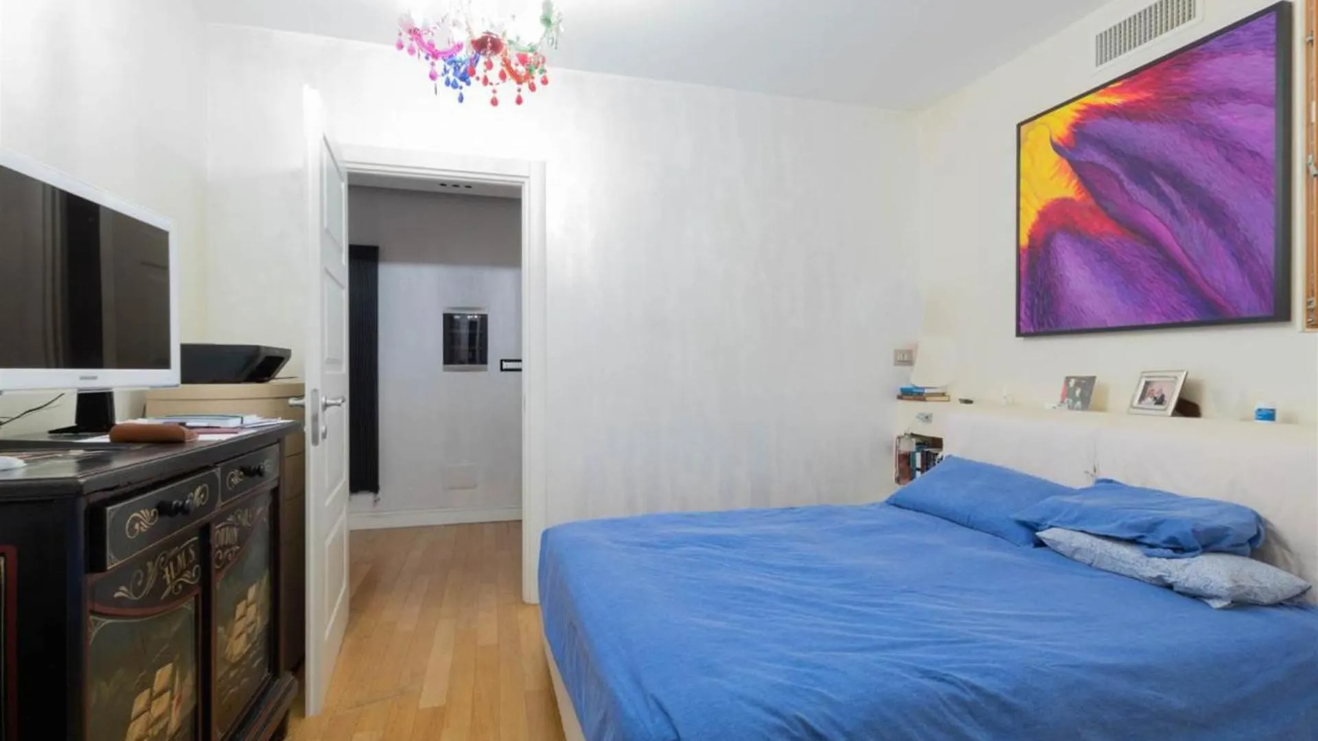 Beautiful 1-Bed Apartment In Roma
