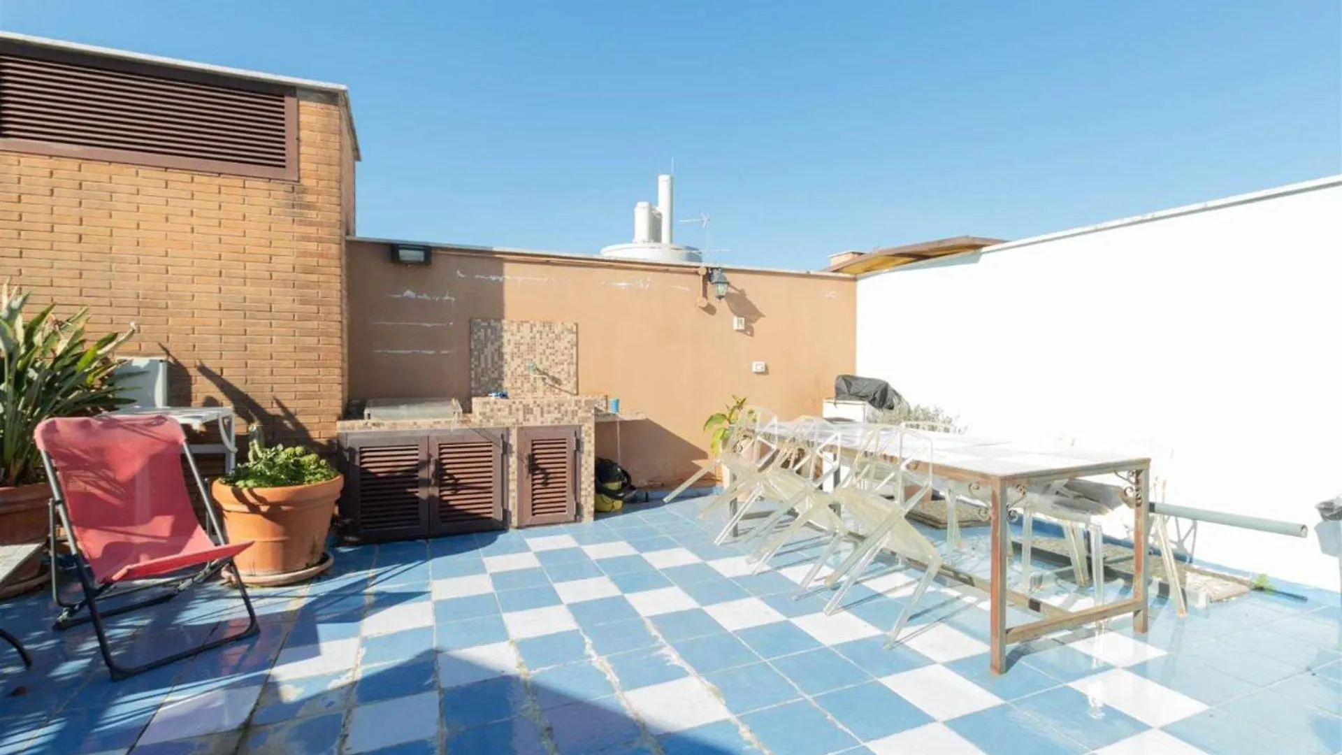 Beautiful 1-Bed Apartment In Roma Italy